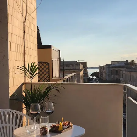 La Ortigia Apartment *