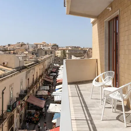 La Ortigia Apartment *